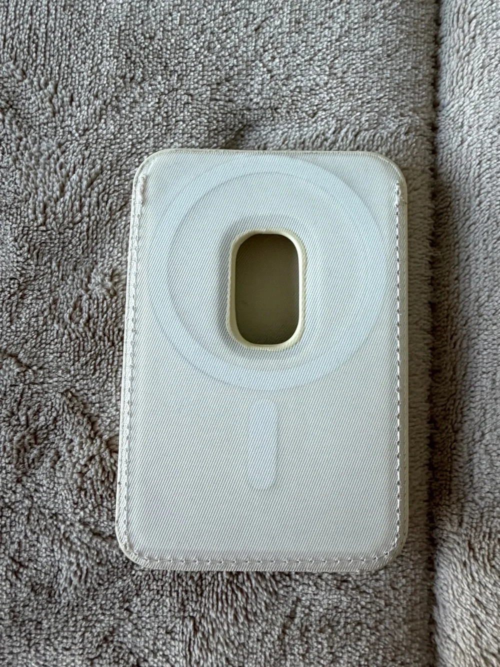 Kate Spade New York MagSafe Magnetic Wallet White Glitter Card Holder Like New